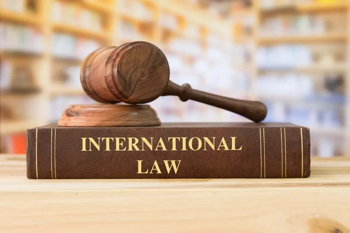 international law lawyer